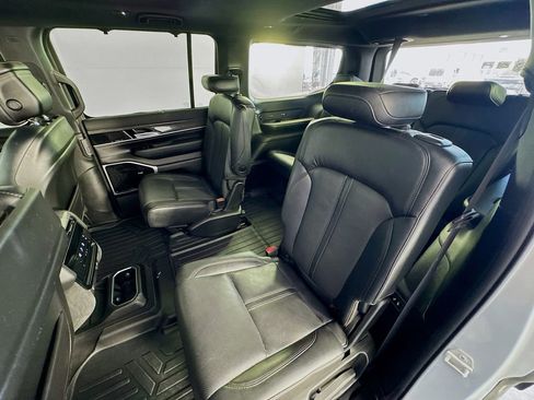 Used 2022 Jeep Wagoneer Series III w/ Premium Group I RWD image 26