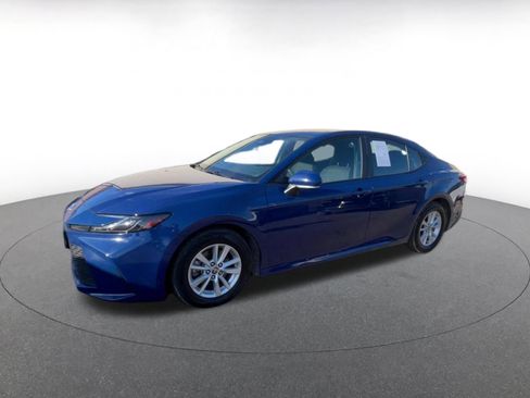 Used 2025 Toyota Camry LE image 8