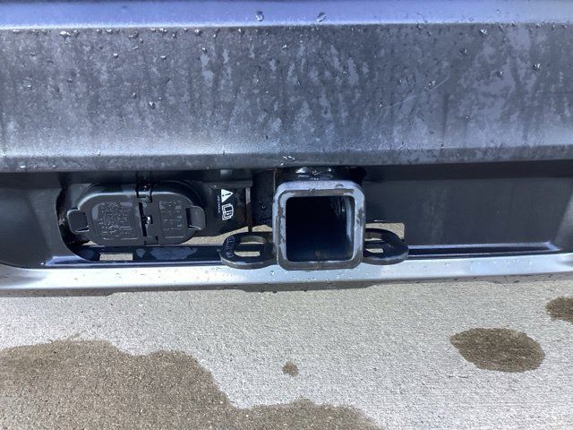Used 2024 Ford Explorer XLT w/ Equipment Group 202A AWD/4WD image 13
