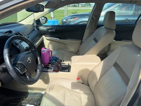 Used 2013 Toyota Camry XLE w/ Leather Pkg FWD image 11