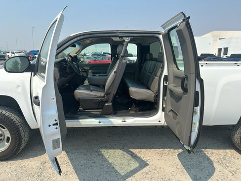Used 2011 Chevrolet Silverado 2500 W/T AWD/4WD image 15