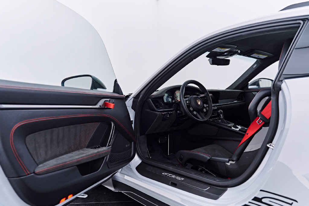 Used 2025 Porsche 911 GT3 RS RWD image 40