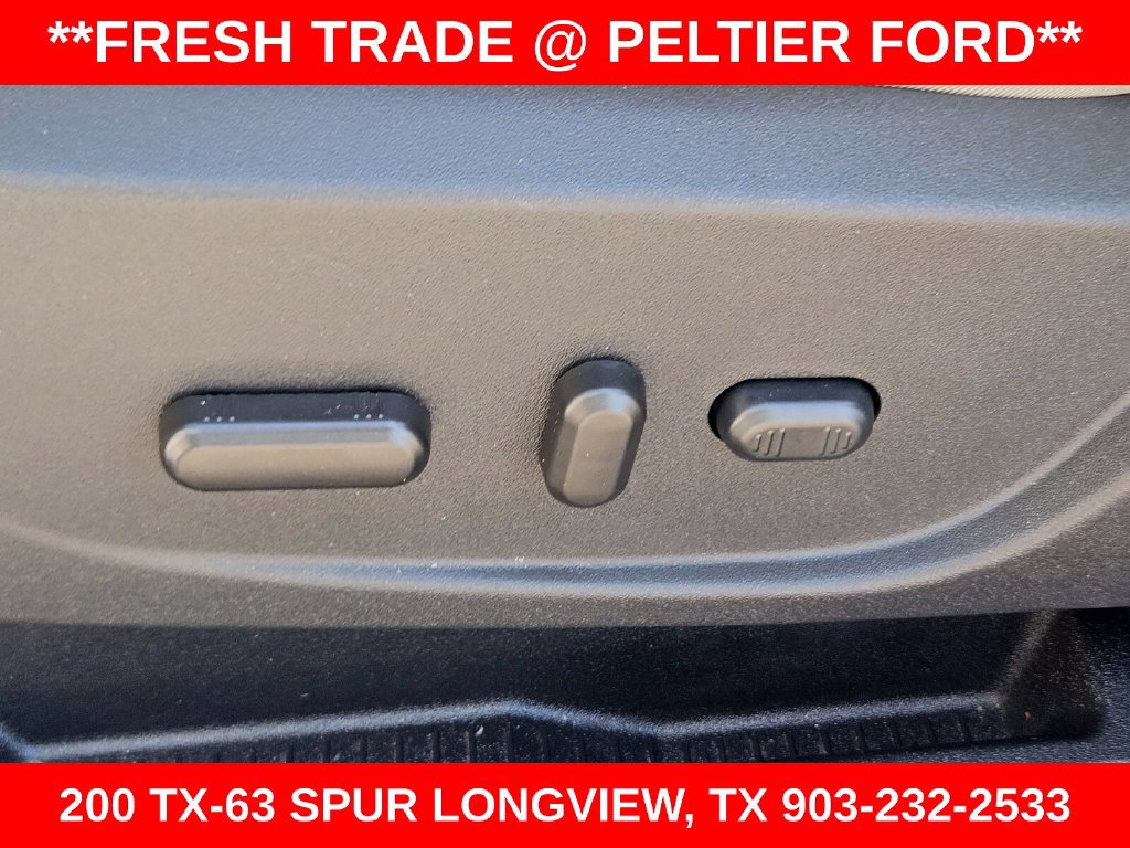 Used 2017 Ford C-MAX Titanium w/ Equipment Group 301A FWD image 19