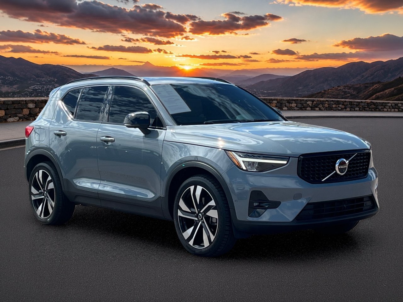 Used 2023 Volvo XC40 B5 Ultimate w/ Protection Package Premier AWD/4WD image 7
