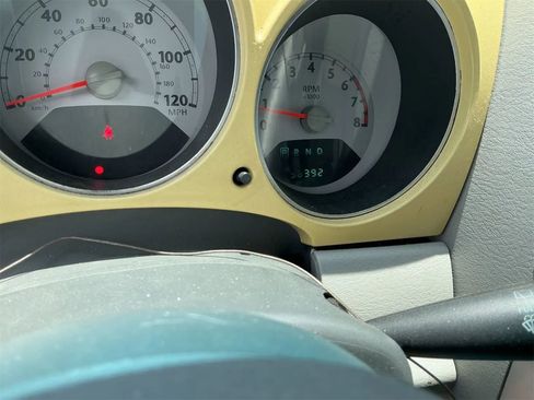 Used 2007 Chrysler PT Cruiser Limited FWD image 3
