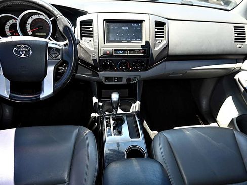 Used 2014 Toyota Tacoma PreRunner w/ SR5 Package RWD image 12