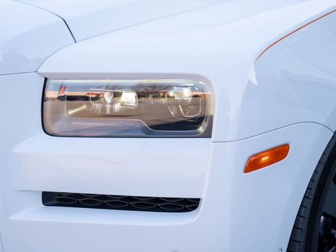 Used 2021 Rolls-Royce Cullinan AWD/4WD image 10