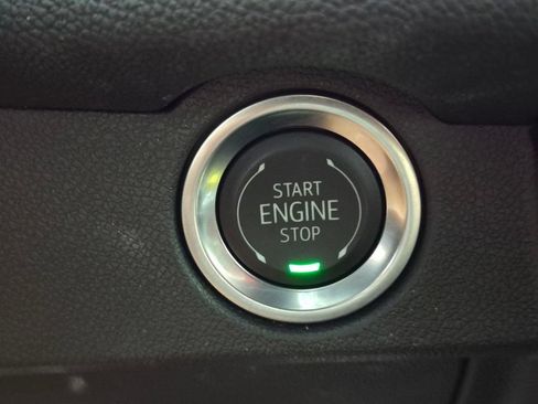 Used 2025 Chevrolet Traverse LT w/ Midnight/Sport Edition FWD image 23