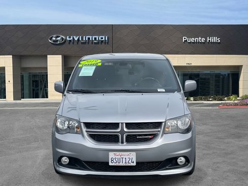 Used 2019 Dodge Grand Caravan GT image 2