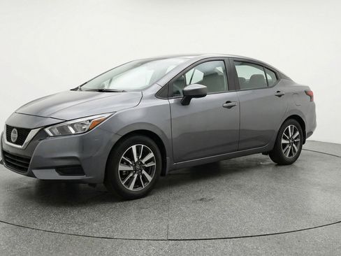 Used 2025 Nissan Versa SV image 3