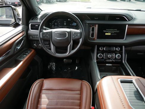 Used 2023 GMC Yukon Denali Ultimate AWD/4WD image 13