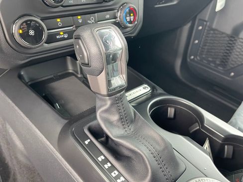 New 2025 Ford Bronco Base image 10