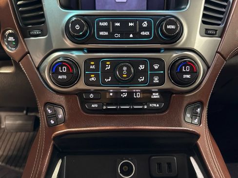 Used 2018 Chevrolet Suburban Premier AWD/4WD image 21