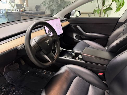 Used 2020 Tesla Model 3 Long Range image 8