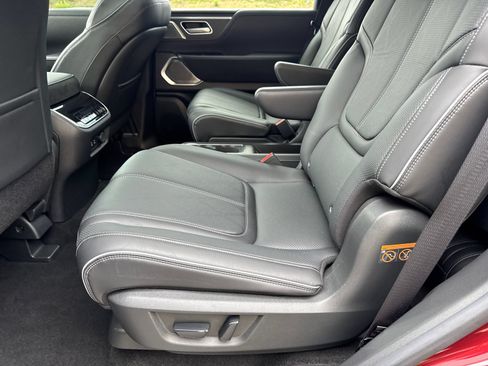 Used 2025 INFINITI QX80 Sensory AWD/4WD image 21