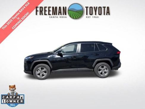 Used 2025 Toyota RAV4 XLE AWD/4WD image 1