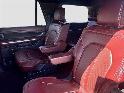 Used 2023 Ford Expedition Limited image 28
