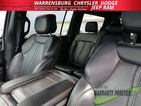 Used 2024 Jeep Wagoneer Series II w/ Flexible Seating Group image 14