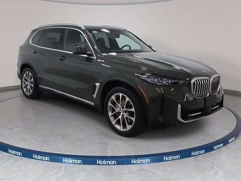 Certified 2026 BMW X5 xDrive40i w/ Premium Package AWD/4WD image 3