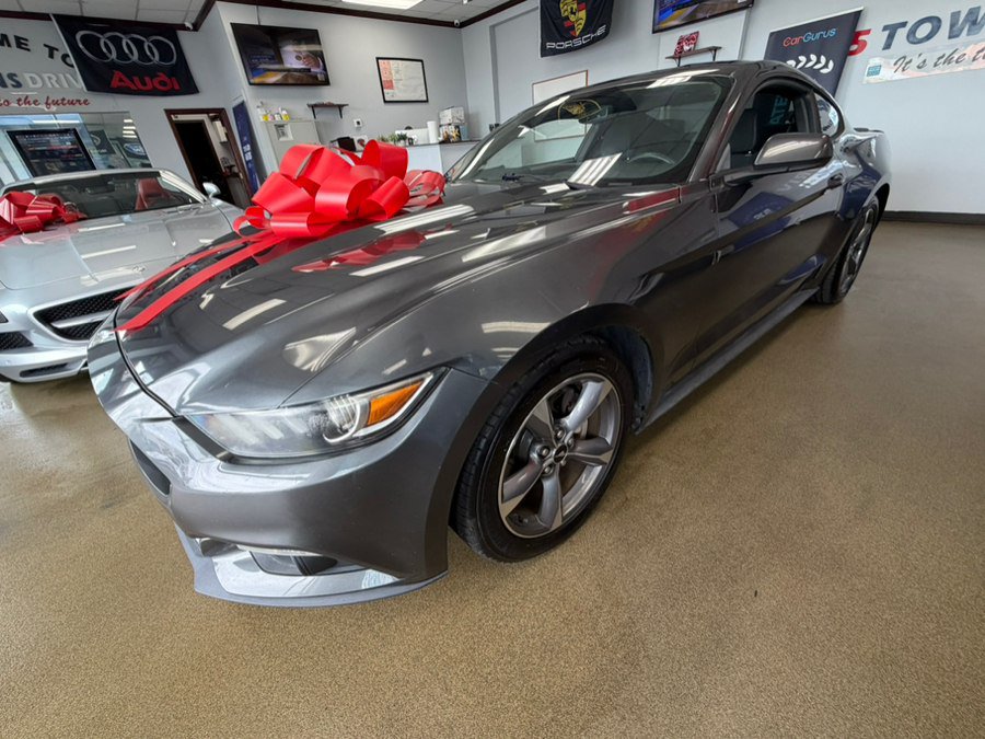 Used 2017 Ford Mustang Coupe RWD image 11