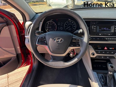 Used 2017 Hyundai Elantra SE image 16
