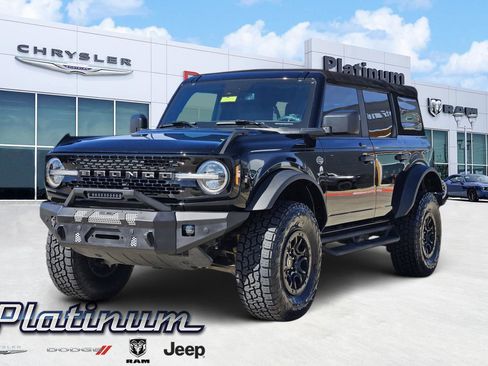 Used 2022 Ford Bronco Wildtrak image 2