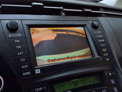 Used 2010 Toyota Prius Five image 8