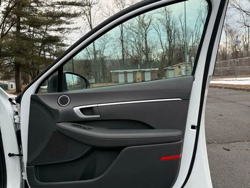 Used 2020 Hyundai Sonata SE w/ Winter Weather Package image 16