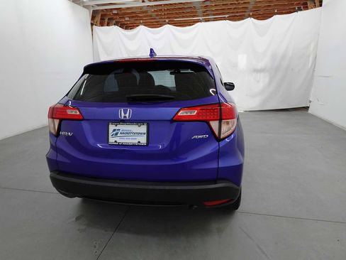 Used 2018 Honda HR-V LX image 5