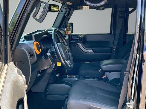 Used 2017 Jeep Wrangler Unlimited Sport AWD/4WD image 10
