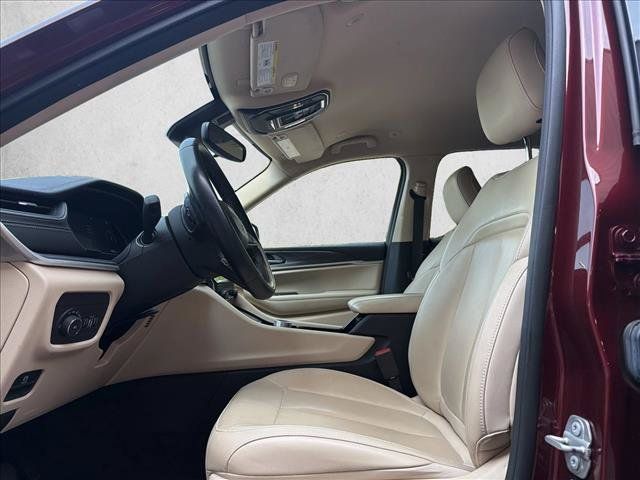 Used 2021 Jeep Grand Cherokee L Limited AWD/4WD image 12