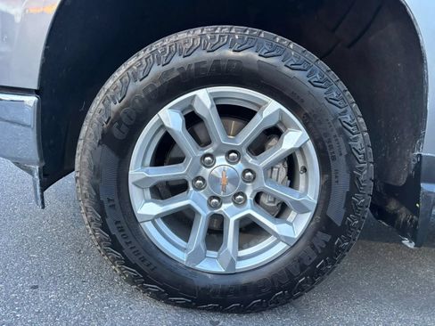 Used 2025 Chevrolet Silverado 1500 LT AWD/4WD image 22