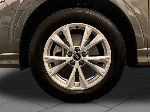 Certified 2025 Audi Q3 2.0T Premium w/ Convenience Package AWD/4WD image 11