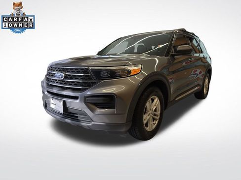 Used 2023 Ford Explorer XLT image 1