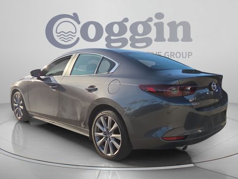 Used 2021 MAZDA MAZDA3 s FWD image 3