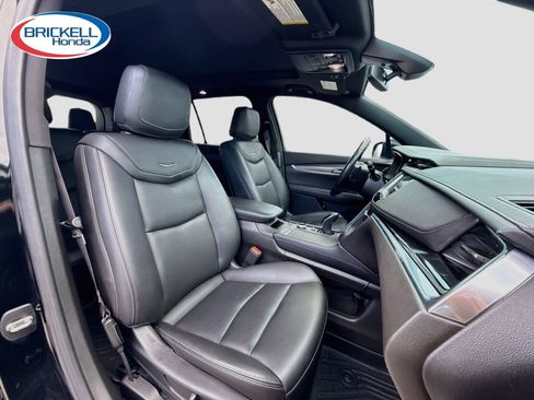 Used 2022 Cadillac XT6 Luxury FWD image 17