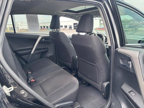 Used 2018 Toyota RAV4 XLE w/ Plus Extra Value Package FWD image 10