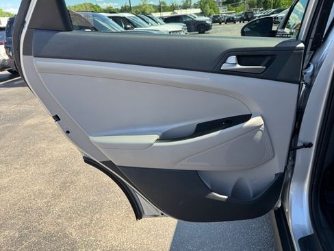 Used 2018 Hyundai Tucson SE AWD/4WD image 25