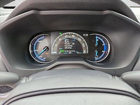 Used 2025 Toyota RAV4 LE AWD/4WD image 11