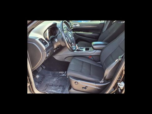 Used 2021 Jeep Grand Cherokee Laredo image 19