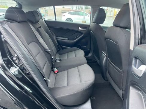 Used 2017 Kia Forte LX image 11