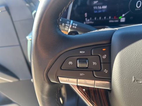 Used 2023 Cadillac Escalade ESV Premium Luxury image 20