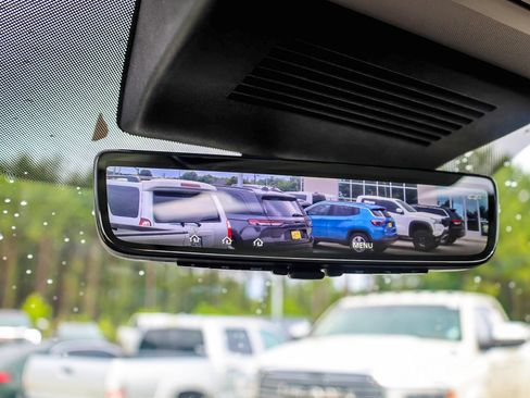 Used 2021 Nissan Armada Platinum RWD image 19