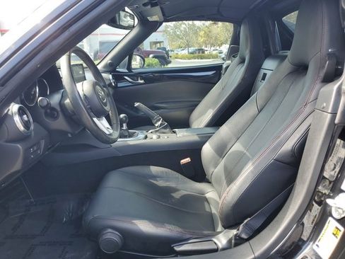 Used 2017 MAZDA MX-5 Miata RF Grand Touring image 8