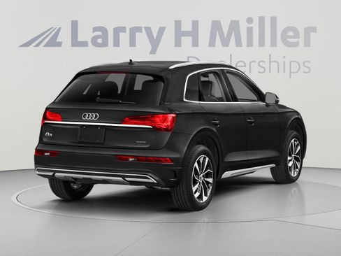 Used 2021 Audi Q5 2.0T Premium w/ Convenience Package AWD/4WD image 2