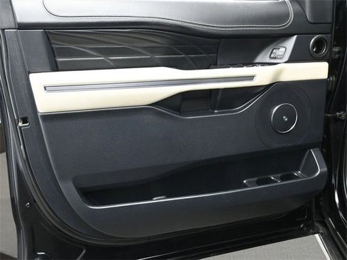 Used 2020 Ford Expedition Platinum image 9