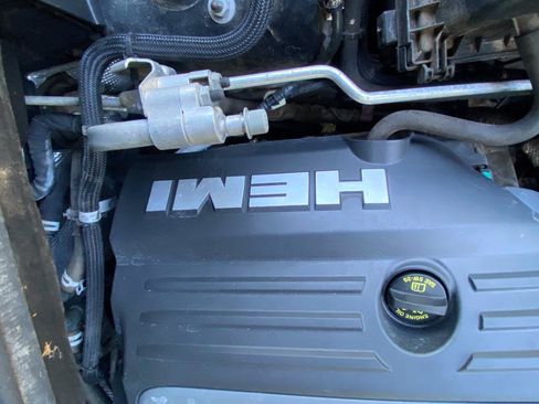 Used 2015 Jeep Grand Cherokee Overland w/ Advanced Technology Group AWD/4WD image 71