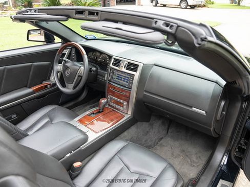 Used 2006 Cadillac XLR RWD image 56