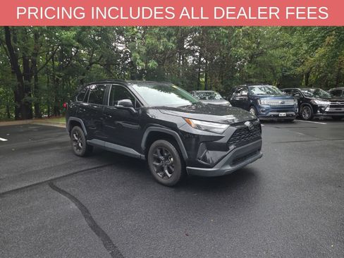 Used 2023 Toyota RAV4 XLE AWD/4WD image 1