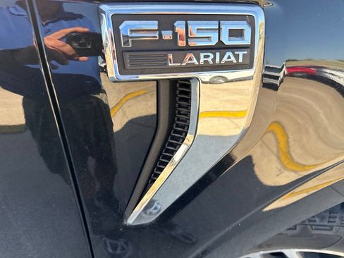 Used 2022 Ford F150 Lariat w/ FX4 Off-Road Package AWD/4WD image 16